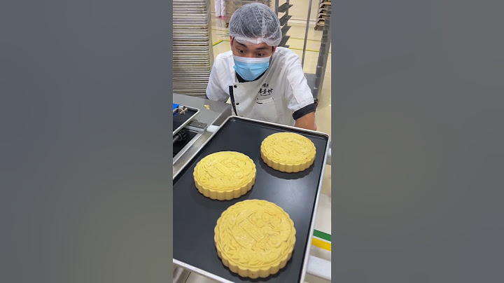 How Many Workers Are Slacking Off In The Mooncake Factory  #cake #mooncake #food