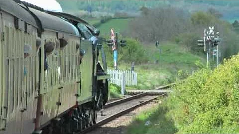 NYMR Steam Gala Battersby Crossing encounters Cycl...