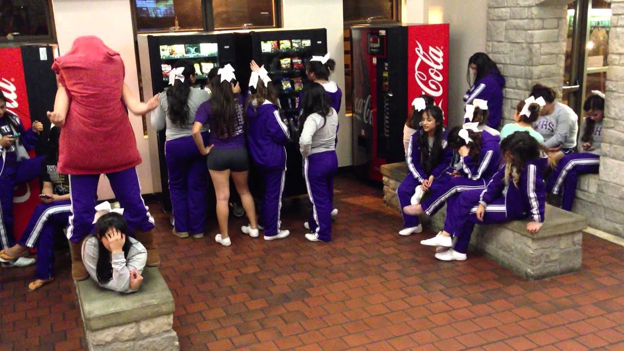 weslaco high school cheerleaders harlem shake at rest stop youtube