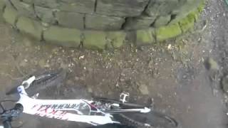 Ripping porta downhill track for the first time with my cannondale jekyll NOT A DOWNHILL BIKE lol
