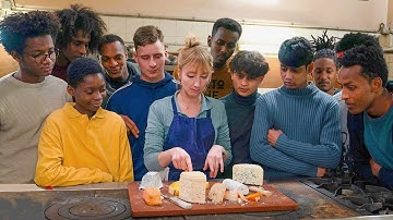 移民の若者を調理師に育成!?一流レストランのシェフが自立支援施設へ／映画『ウィ、シェフ！』予告編