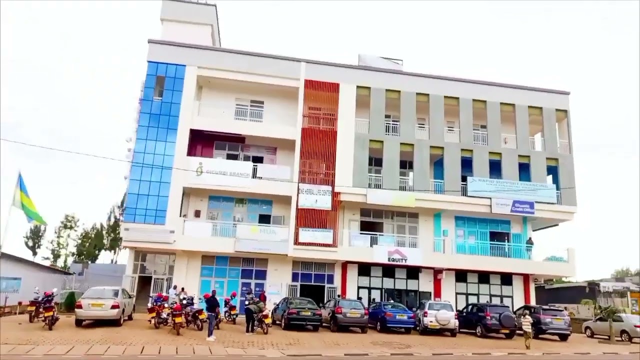 Umujyi wa Gicumbi mu bikorwa by'isuku Gacurabwenge na Ruyaga bari mu ngamba  Irebere fresheri iwacu