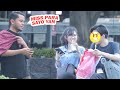 Mag-Regalo Ng Napkin Sa Stranger (Embarrassing Gifts Prank)