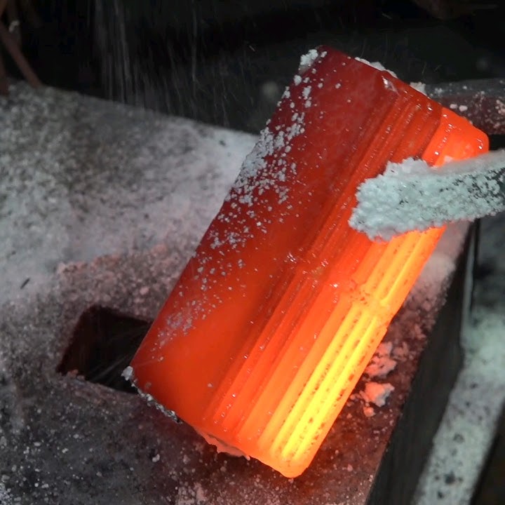 Amazing Pattern! Process of Making Damascus Knife