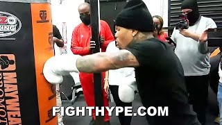 GERVONTA DAVIS MACHINE GUN TANK ASSAULT TO KO CRUZ; LIGHTS UP HEAVY BAG WITH EXPLOSIVE ARTILLERY