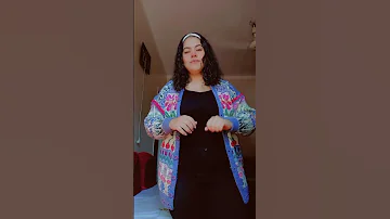 اغنية يوم ما جت عيونك في عنيا بلغة الاشارة مع المترجمة ماريا محسن رضا 