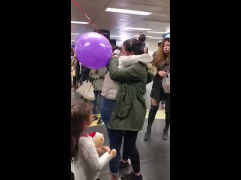Incontro Mamma E Figlia Dopo 10 Anni