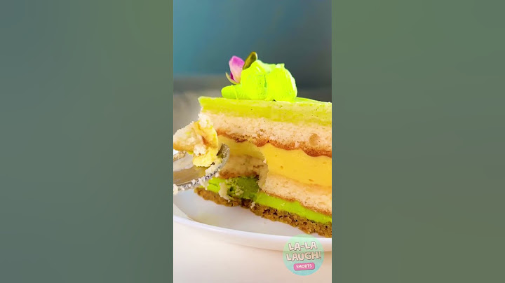 She'll never know Who stole her cake 🤭 #prank #humor #cake #funny #comedy #food
