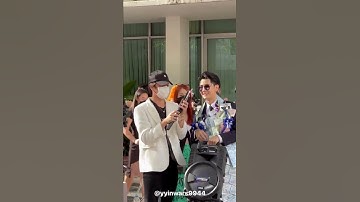 YinWar wishing Bonnadol for graduation #yinwar #yinyin_anw#warwanarat#หยิ่นวอร์#วอร์วนรัตน์#bonnadol