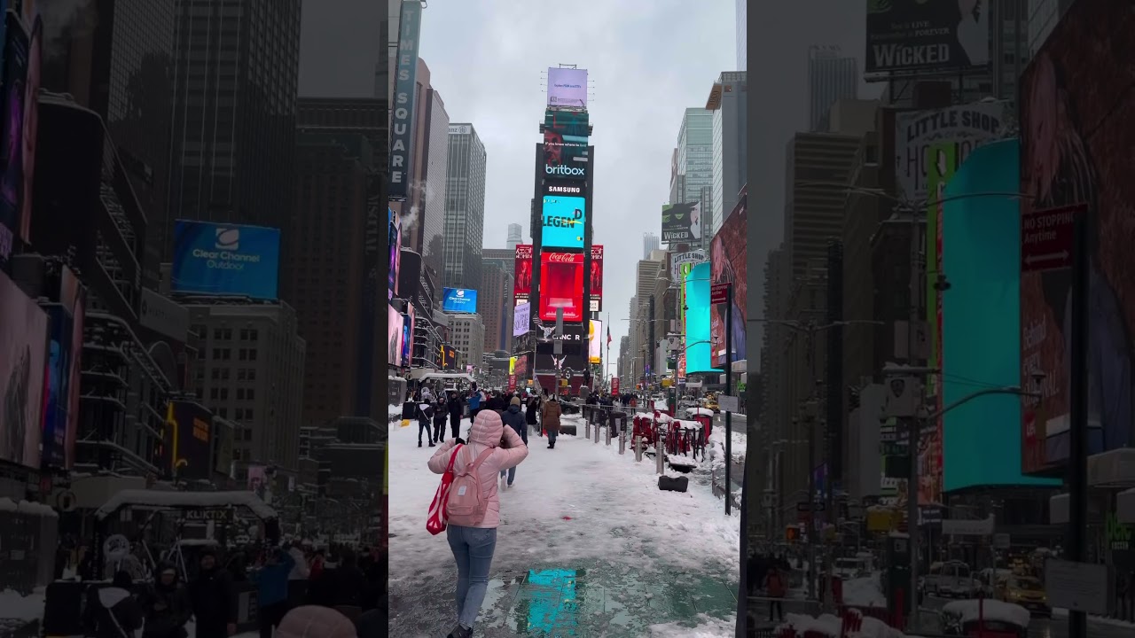 Snow day Time square 🌨️❄️ 