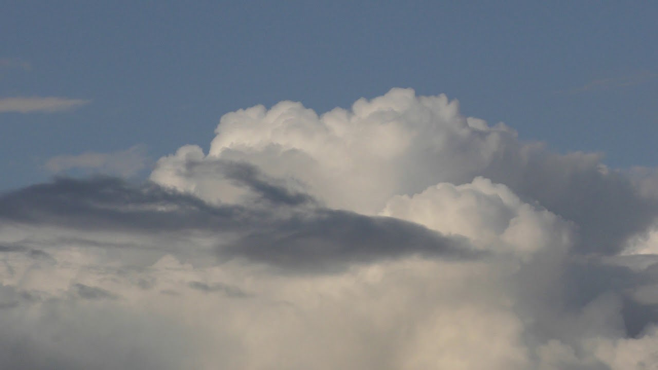airshow schedule share Weather Huge Cloud north of Cambridge UK 19aug19 659p