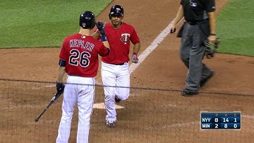 NYY@MIN: Escobar ropes solo home run in the 9th