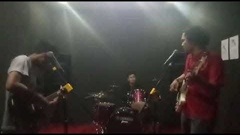 Persetan dengan cinta  (cover)