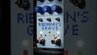 Folding Filter Waves @discomfortdesigns Riemann's Grave #filter #effects #guitar #thepedalzone