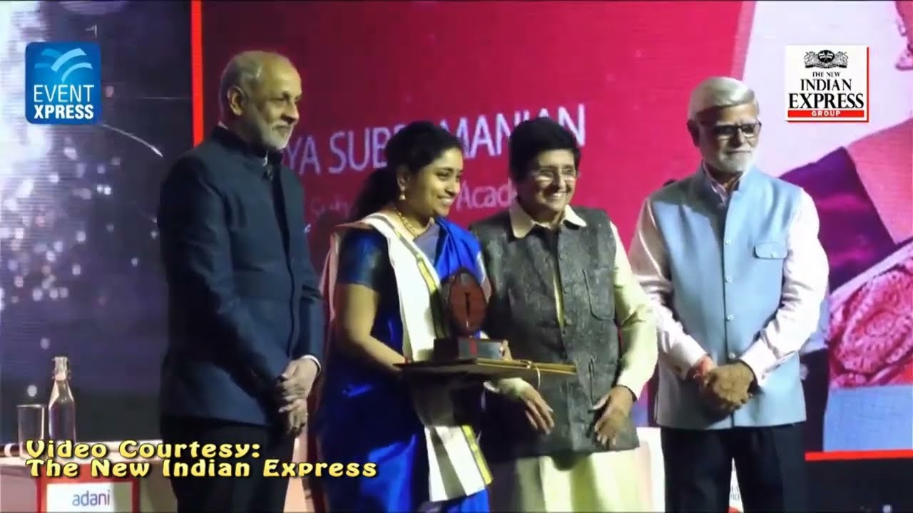 Vidya Subramanian honored at the Devi Awards 2023 by The New Indian Express - highlights