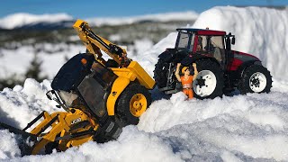 Toy truck Snow Crash! Bruder Doublebed Trucks and Tractor!
