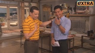 On the Set of 'Two and a Half Men': Jon Cryer and Chuck Lorre Resimi