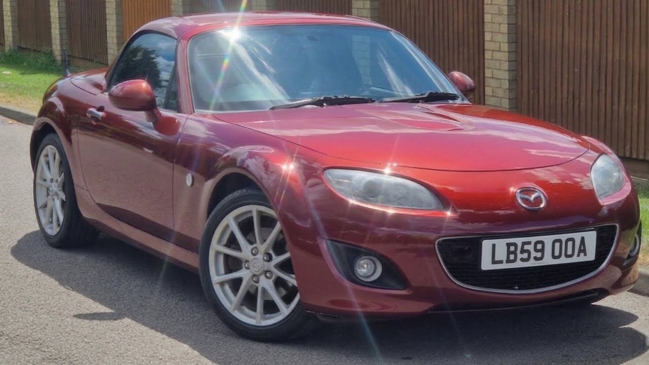 Mazda MX-5 Sport Tech 2.0 Roadster - YouTube