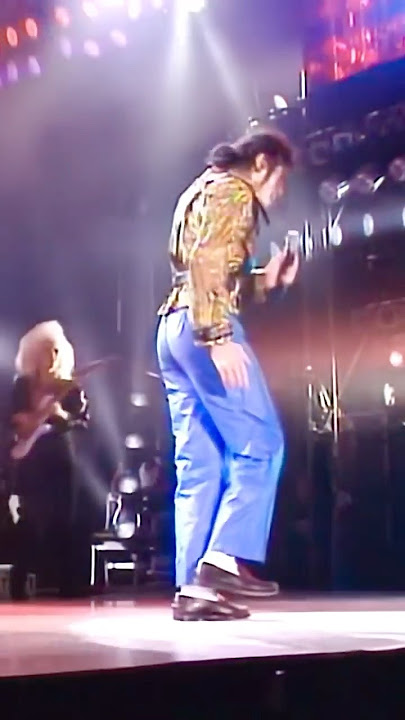 Michael Jackson Does the Airwalk 🚶 #michaeljacksonlive