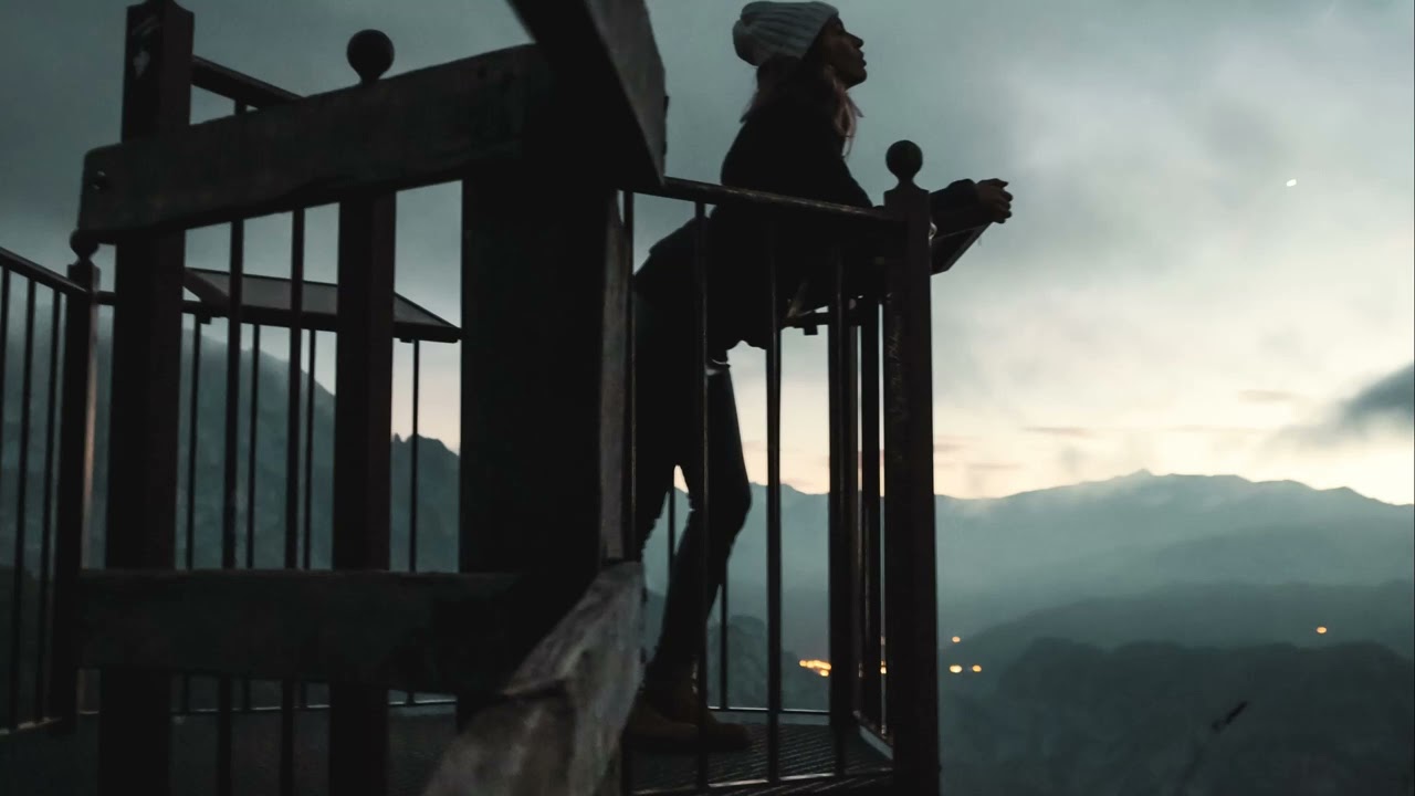 ⁣Last Chariot = LOST IN TIME