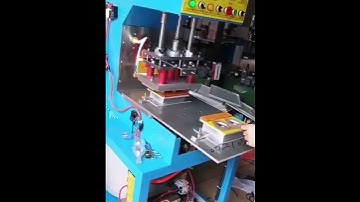 Automatic blister packaging machine