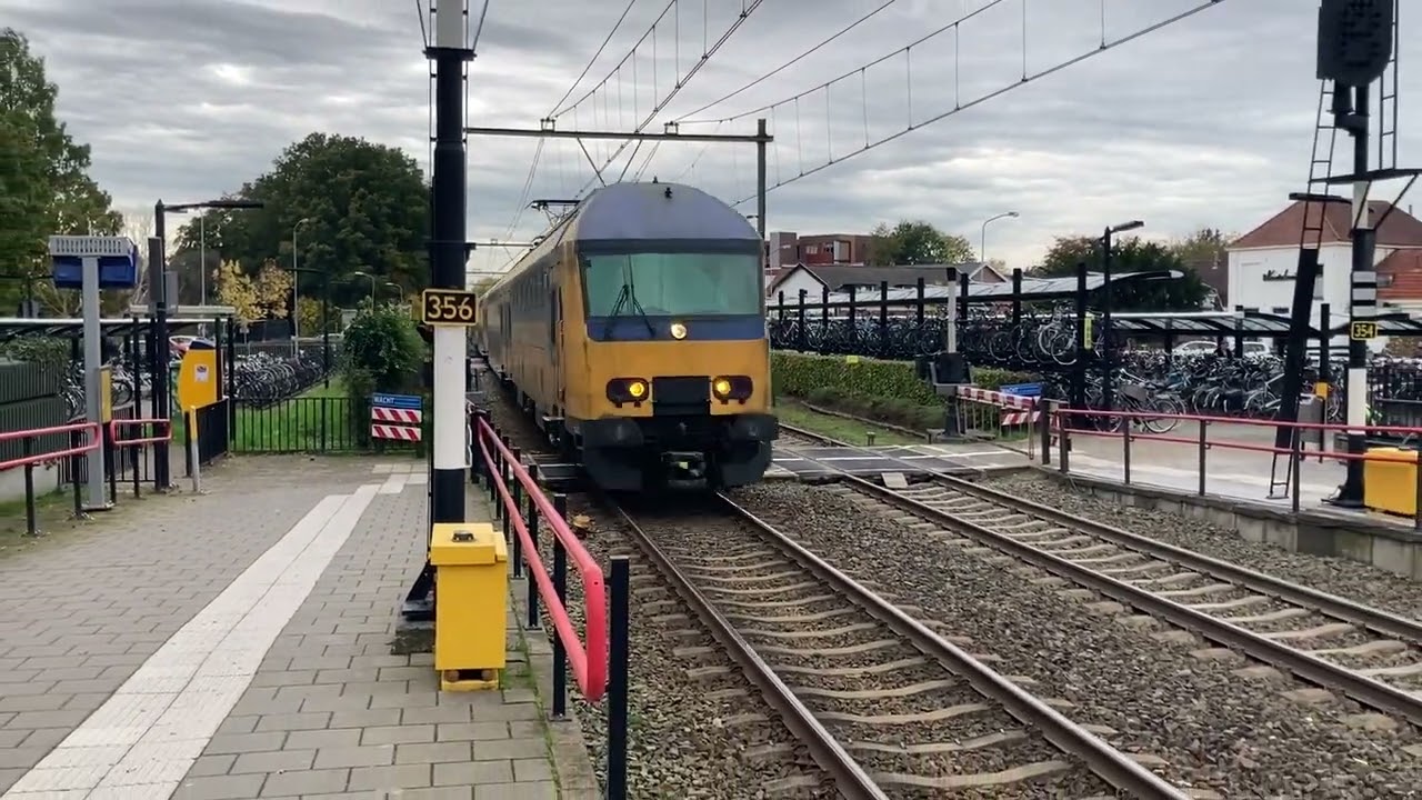 Treinen op station Nijkerk (23-10-22)