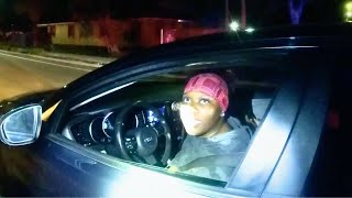 Een doodnormale verkeerscontrole verandert in haar ergste nachtmerrie.