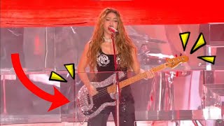 Shakira Playing bass / tocando contrabaixo - Cómo Dónde y Cuándo -  NY Times Square surprise concert
