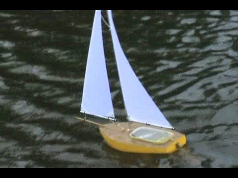 footy rc sailboat