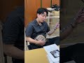 三線で沖縄民謡を弾く小橋 #shorts #ドンデコルテ #渡辺銀次 #小橋共作