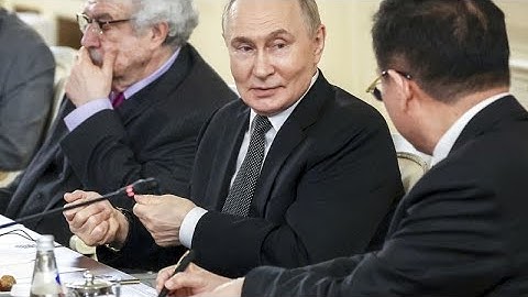 Guerre en Ukraine : Vladimir Poutine se dit prêt à rencontrer Volodymyr Zelensky