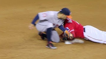 HOU@TEX: DeShields steals first base of his career