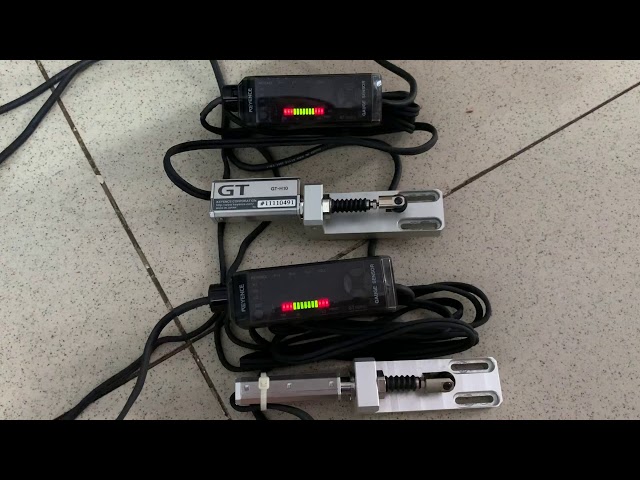 Keyence GT-71A + sensor head GT-H10 - YouTube