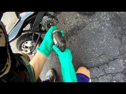 Video: Paano mo ihalo ang gas para sa isang pocket bike?