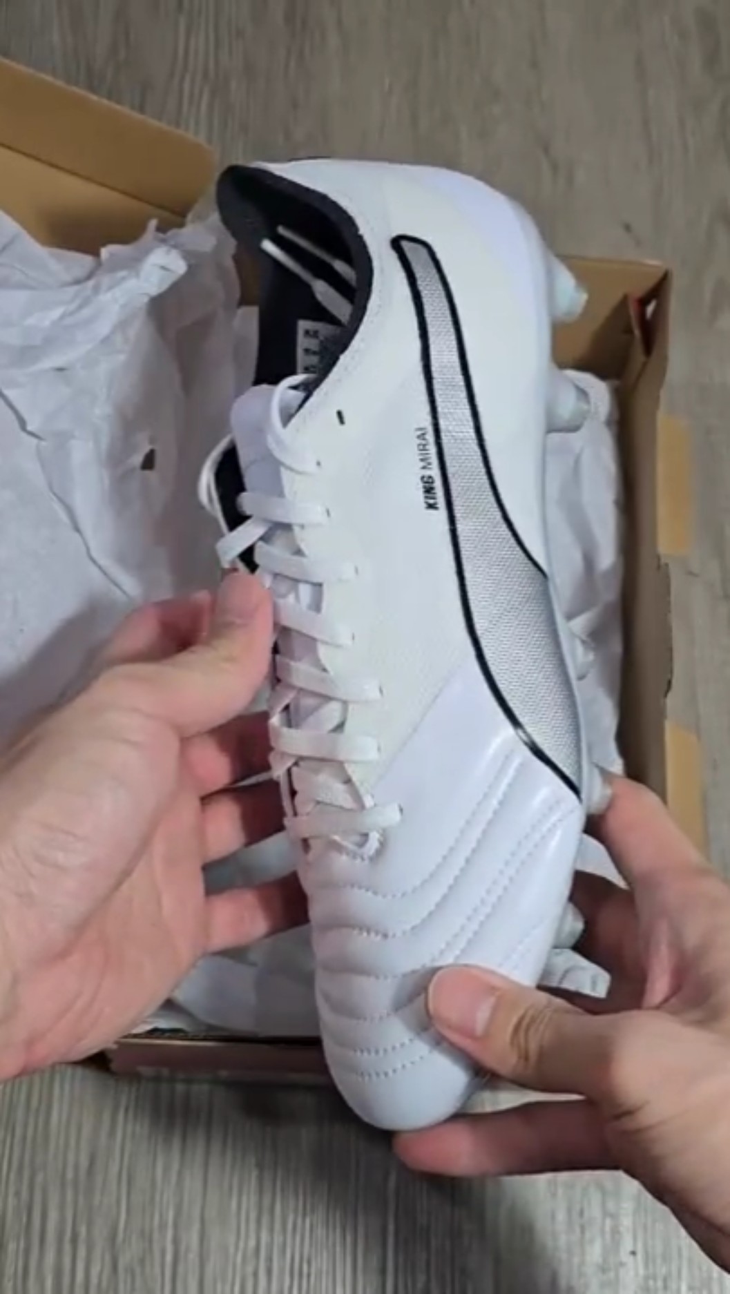 Unboxing! PUMA King Mirai Ultimate 2 HG - YouTube