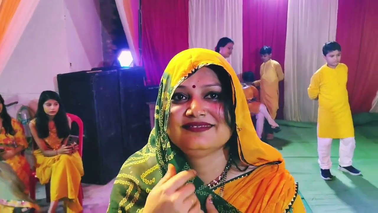 हल्दी रस्म में सबने किया डांस ... लास्ट में छोटी बच्ची ने कमाल कर दिया 
