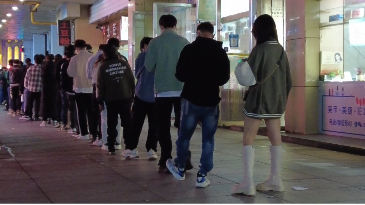 china-s-epidemic-prevention-people-queue-up-every