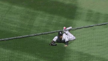 COL@CHC: CarGo makes a diving grab in right field