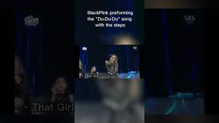 Showing/preforming "Du-Du-Du" #blackpink #blink4ever #like #subscribe #jisoo #jennie #lisa #rose ♡♡♡