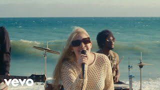 Watch Carissa Summer Rose Living In The Moment video