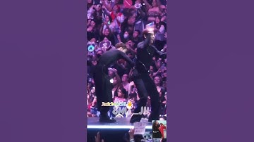 Jackson, what are you doing?#magicman2 #jacksonwang #teamwang #wangjiaer #jackson #got7jackson #kpop