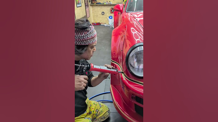 Look how perfect Nakai-san seals this RWB #mechanic #repair #porsche #tuning #rwb #bodykit #nakai