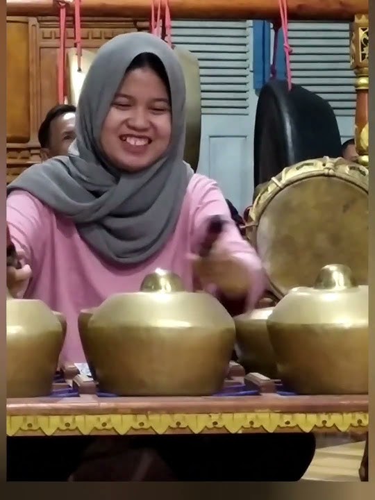 Cewek Cantik - Tabuh Intro Talu Pambuko - Mugi Laras #latihankarawitan,#talupambuko,#shorts