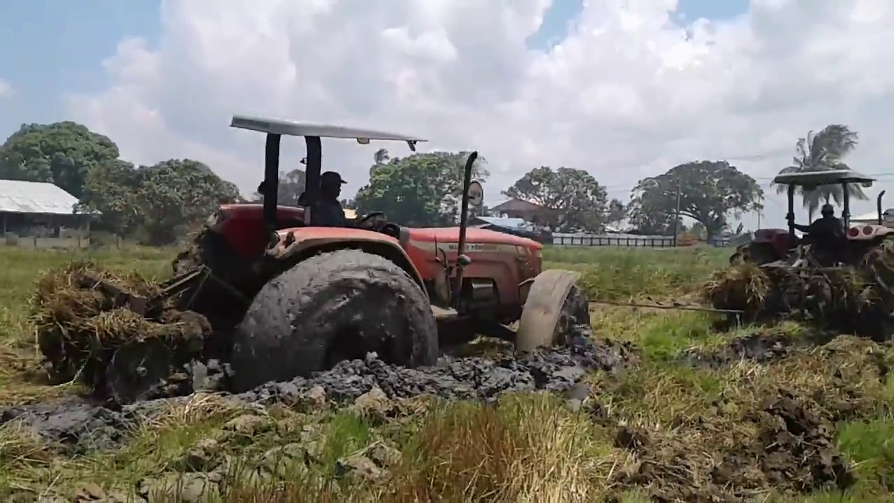 Tractor stuck in mud compilation 2018 NEW Massey Ferguson 4290 Turbo