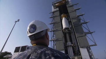 Atlas V MUOS-5 Payload Mate