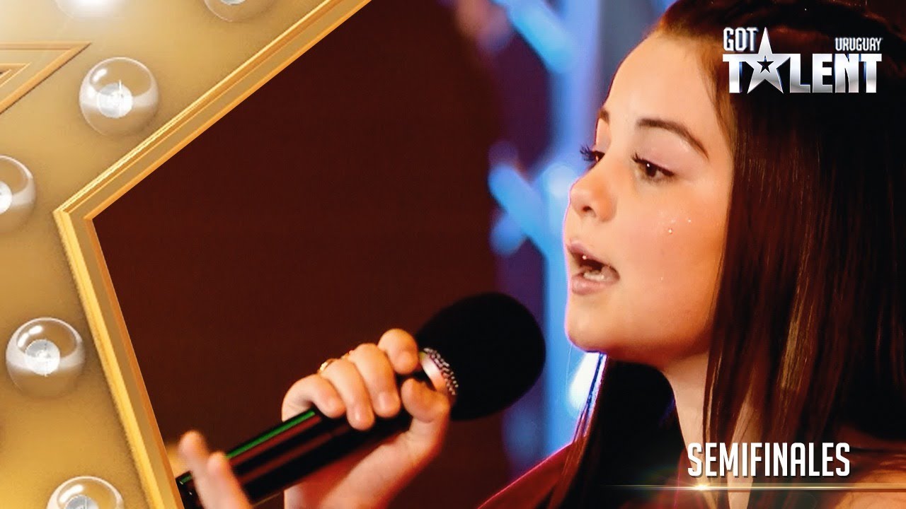 AGUSTINA nos volvió a enamorar con un romántico bolero