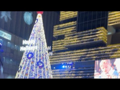 真的很棒！搶先看今年台南夢時代聖誕樹，2025.11.29.「台灣阿周 A Chou」正在直播！#台南#台南夢時代#聖誕樹