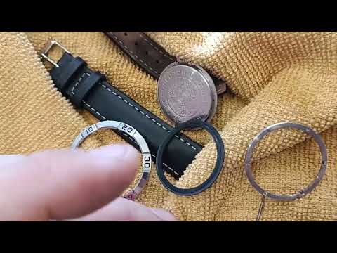 Вода в командирских часах "Восток". Частичный разбор часов "Восток".