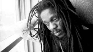 Dennis Brown - The Look Of Love chords