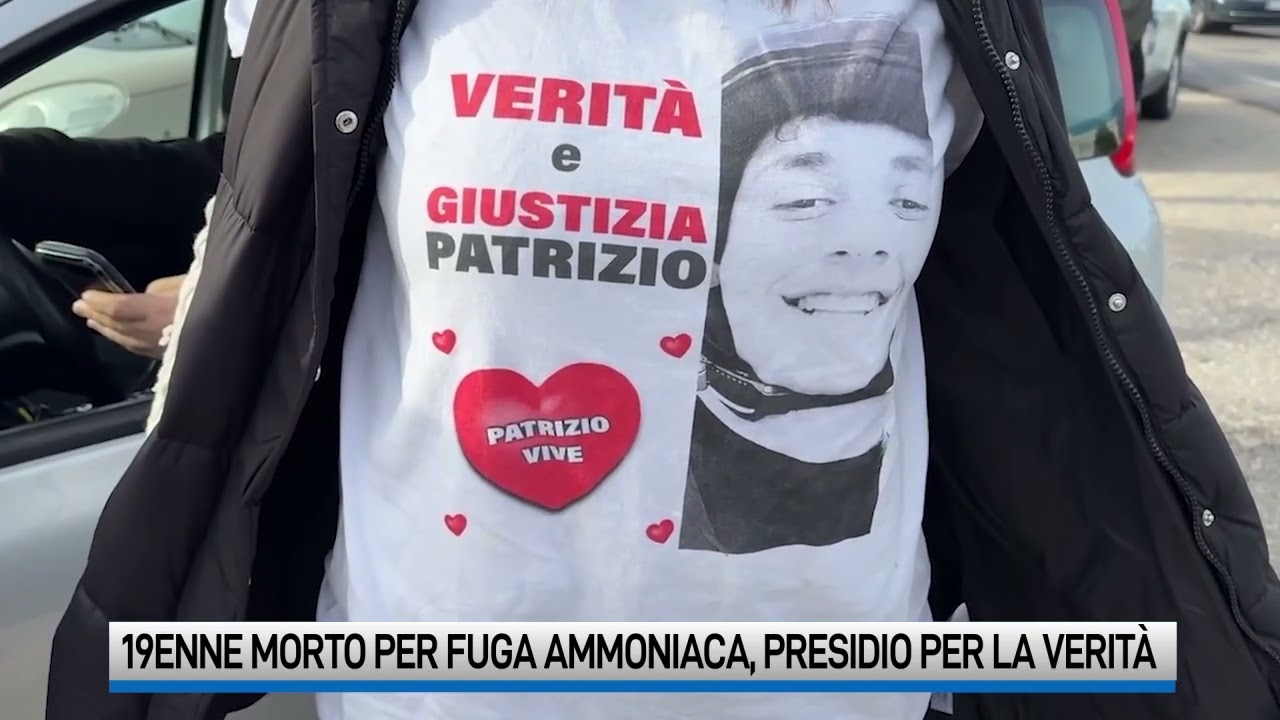 Corteo ad Aversa per Patrizio Spasiano, operaio morto a 19 anni